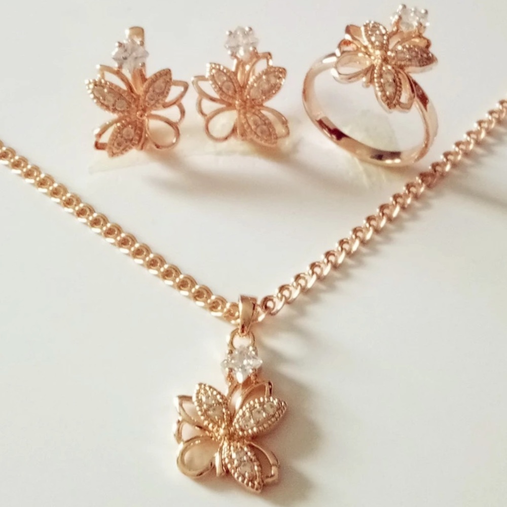 Beautiful Brand New Jewelry Set Gold Filled